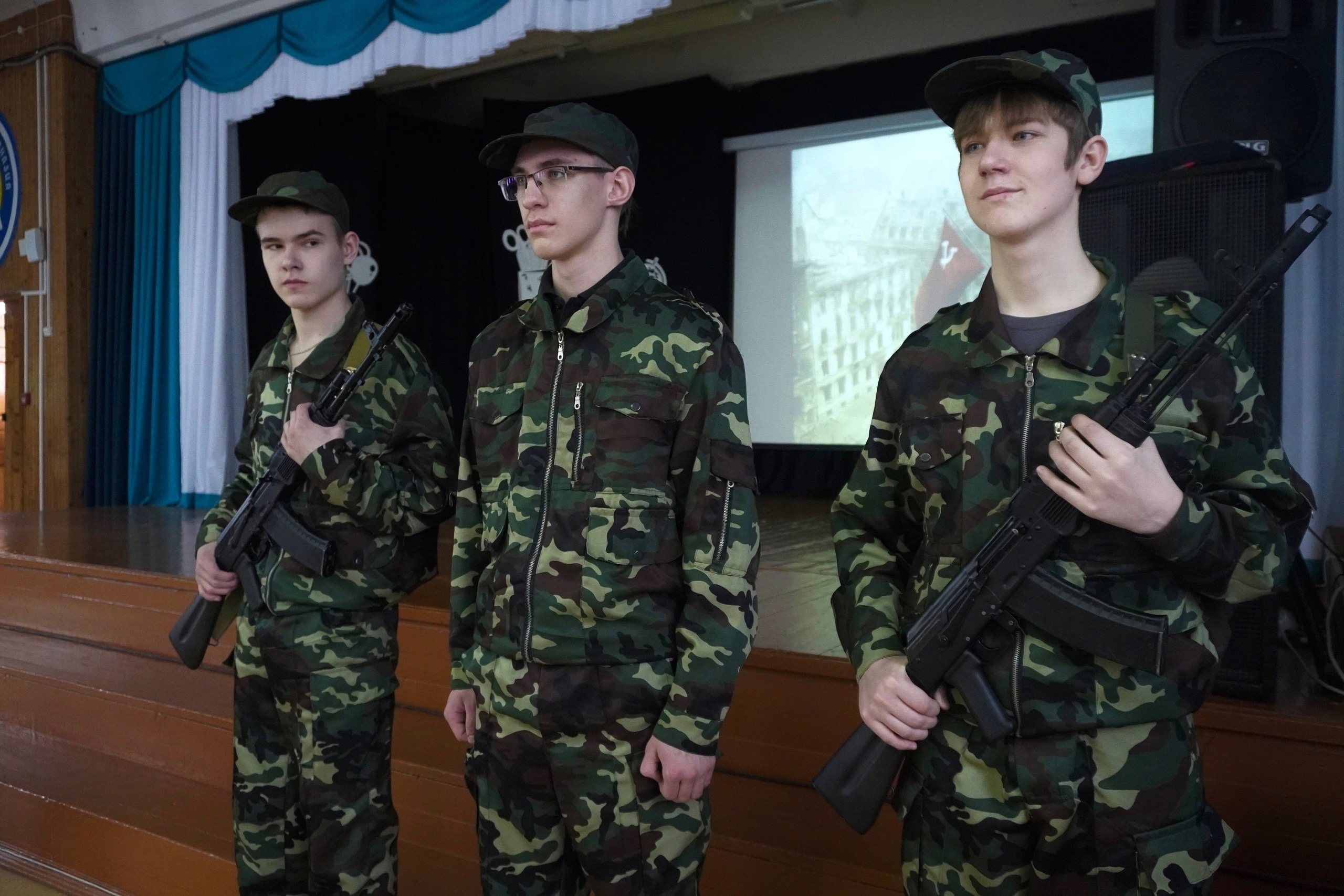 Занятия в военно-патриотическом клубе «Патриот».